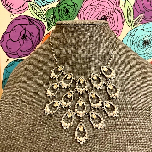 Jewelry - Vintage Y2K Peacock Style Bib Necklace with Crystals and Pearls